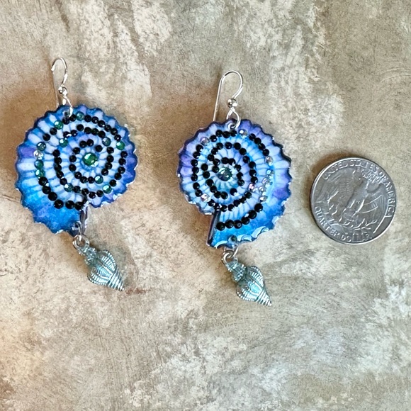 Swirled seashell handpainted earrings light w crystals and shell charm OOAK - Picture 6 of 6